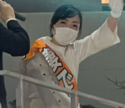 小林鷹之 妻