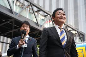 足立康史